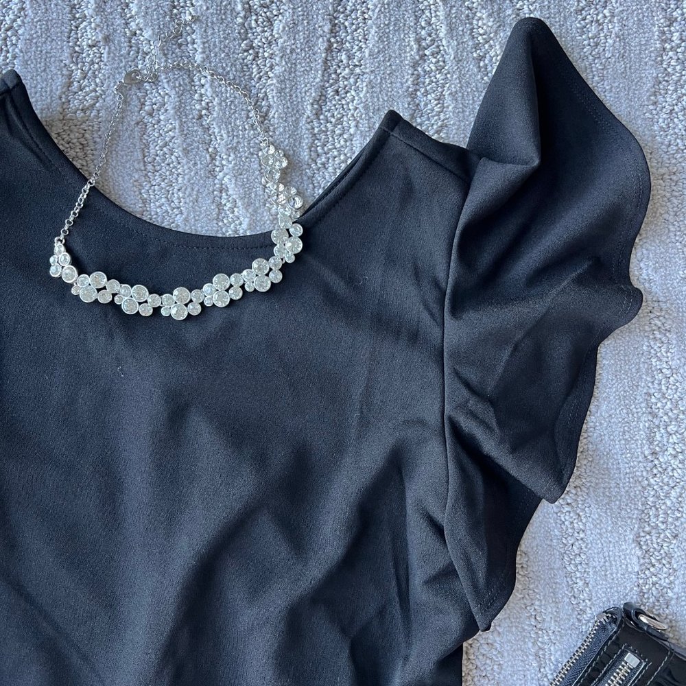 FLOERNS V-Back Ruffle Dress - Picture 7 of 17
